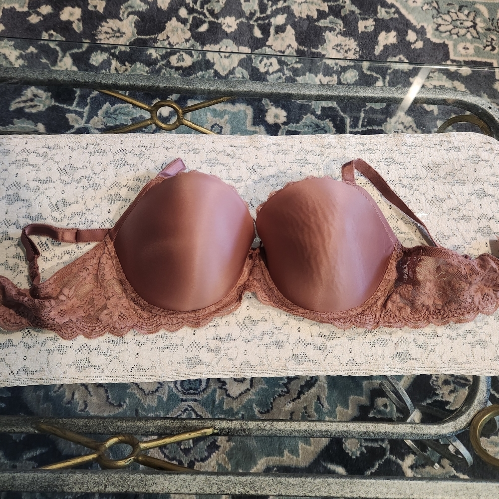 Victoria's Secret Mauve/Brown Underwire Bra Size 34DDD